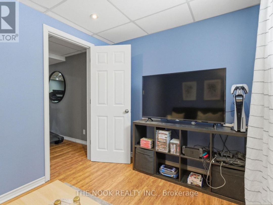 6 SPARROW COURT, Kawartha Lakes (Mariposa)