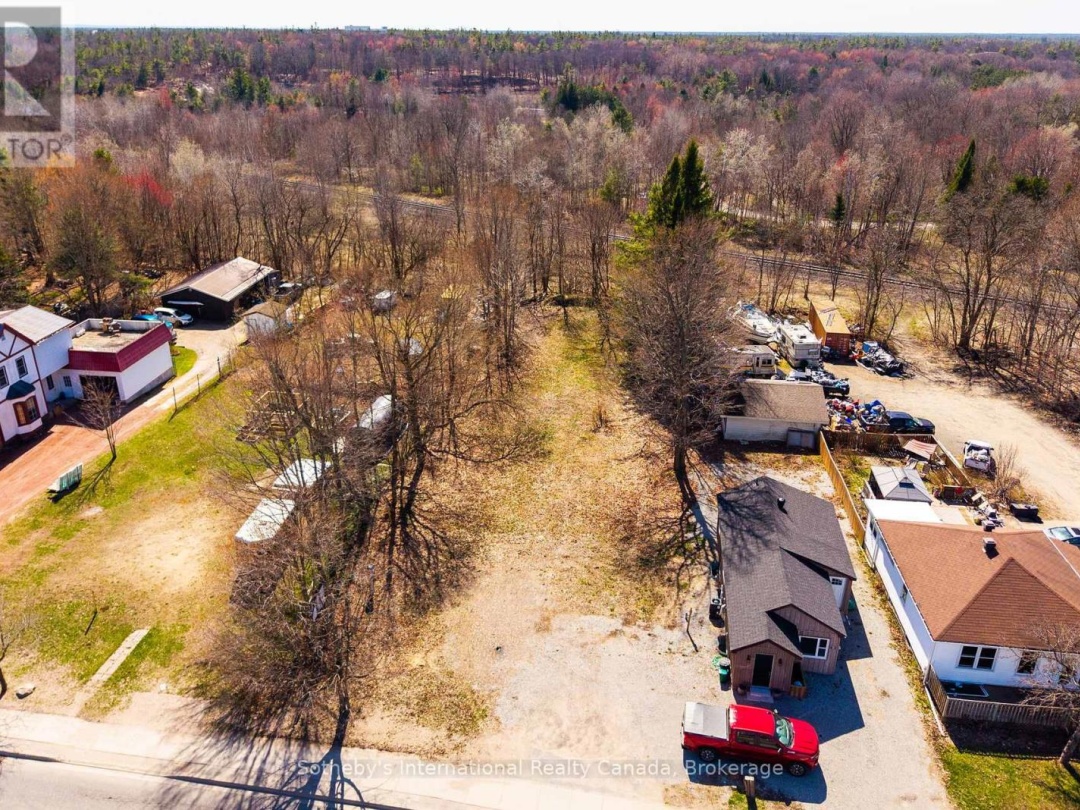 825 MUSKOKA ROAD S, Gravenhurst (Muskoka (S))