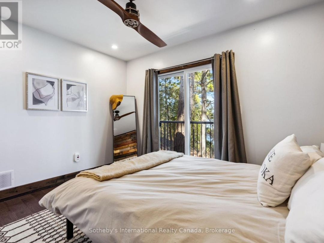 29 BEACHGROVE ISLAND 33LM, Lake Muskoka