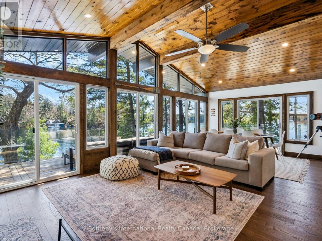 29 BEACHGROVE ISLAND 33LM, Lake Muskoka