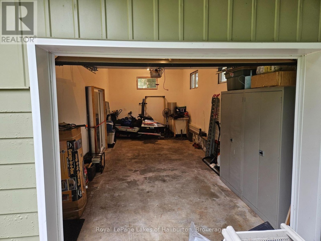 1093 LAMAR DRIVE, Maple Lake