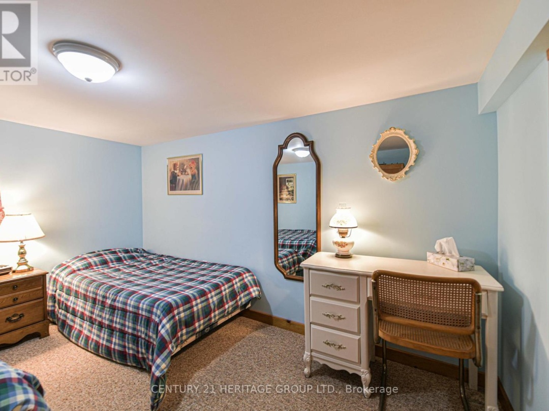 19 SPRINGWOOD CRESCENT,