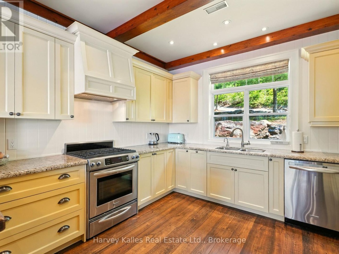 1190 PARKERS POINT ROAD, Lake Muskoka