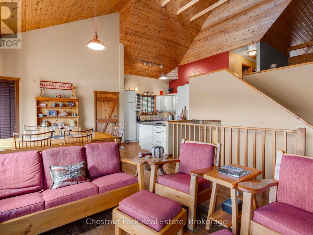 1109 CANOPY LANE, Maple Lake