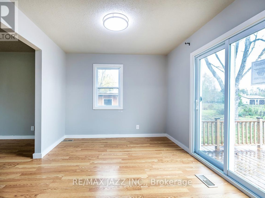 355 LAKELAND CRESCENT,