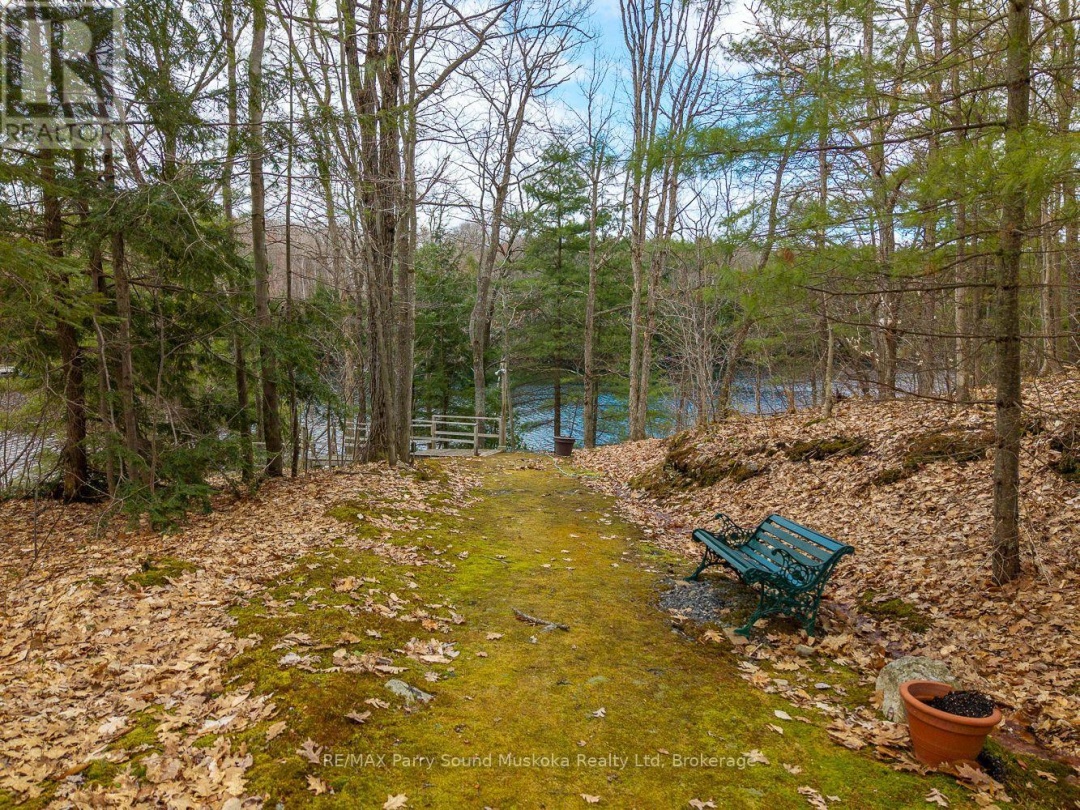 30 DOG LEG PATH, Blue Lake