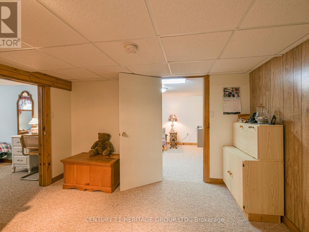 19 SPRINGWOOD CRESCENT,