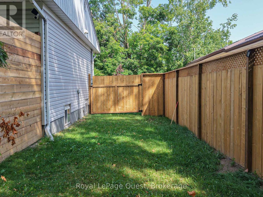 401 MISSISSAGA STREET W,