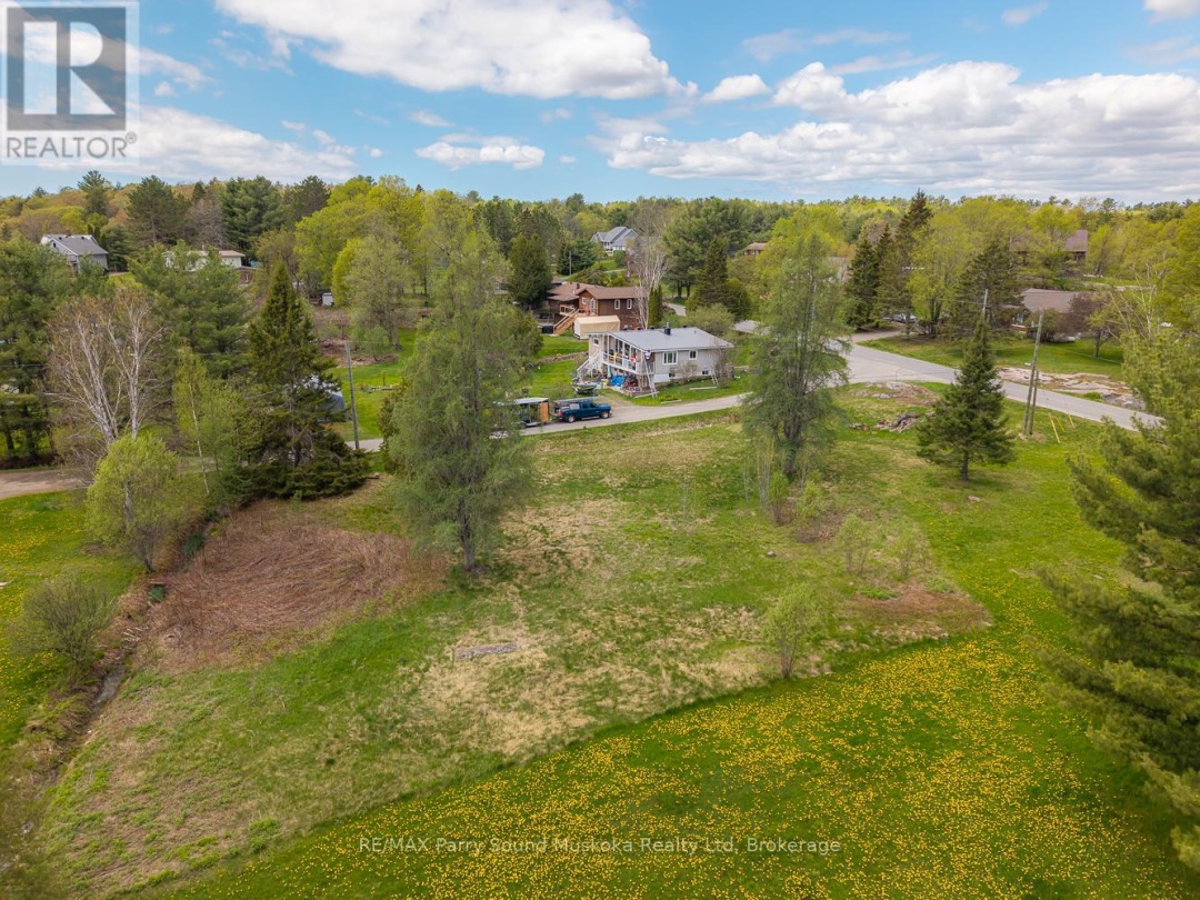 63 PINERIDGE DRIVE, McDougall