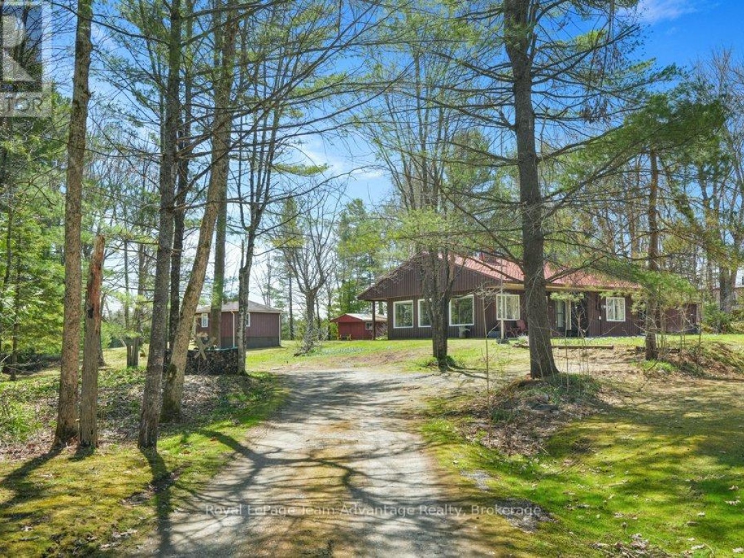 11 BIRCH LANE, Harris Lake
