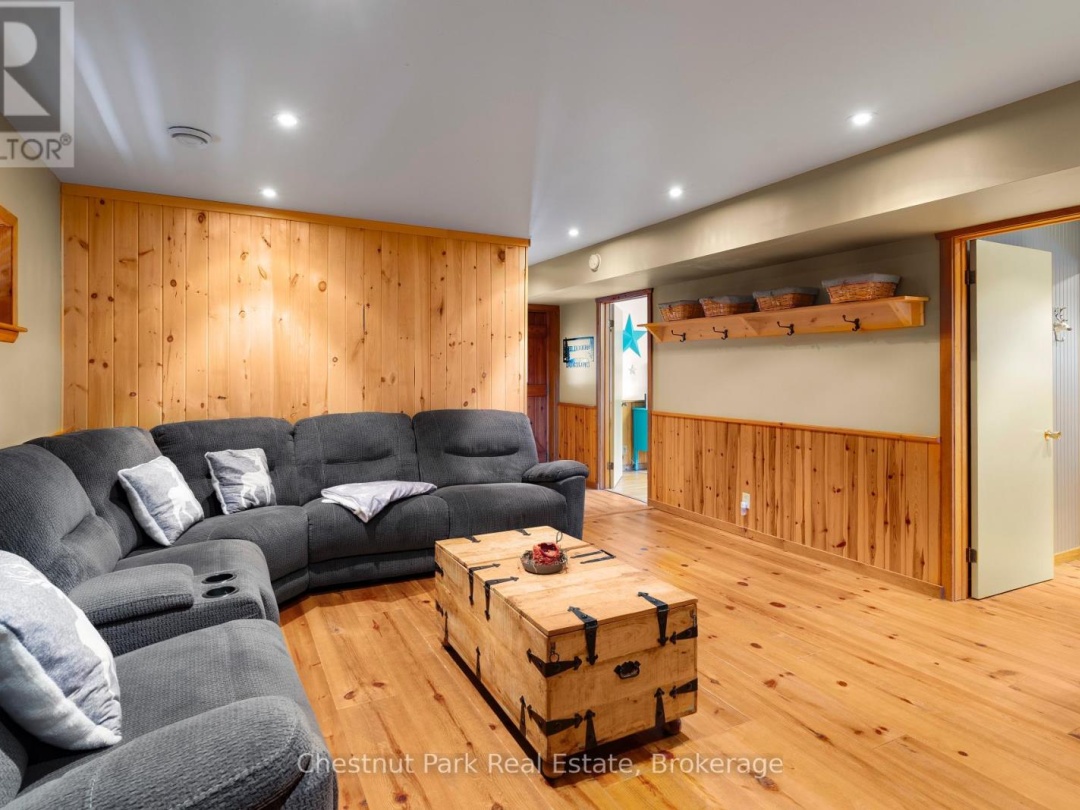 1109 CANOPY LANE, Maple Lake