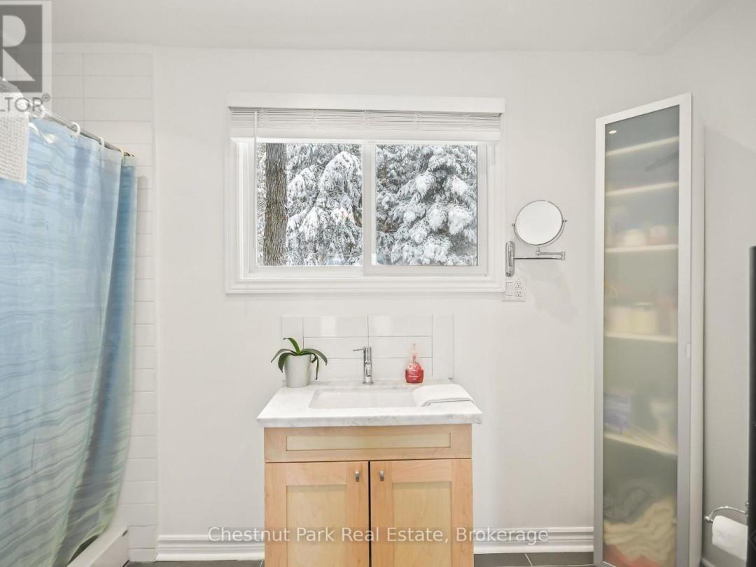 1023 ROLY LANE, Tasso Lake