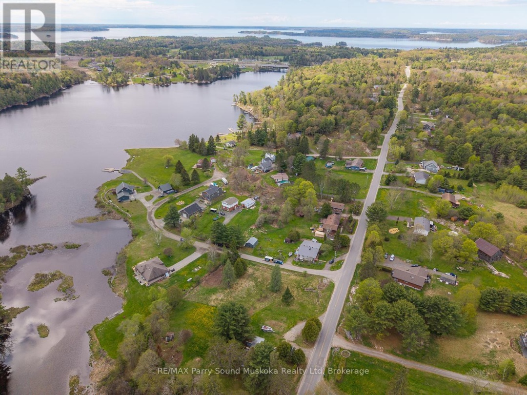 63 PINERIDGE DRIVE, McDougall