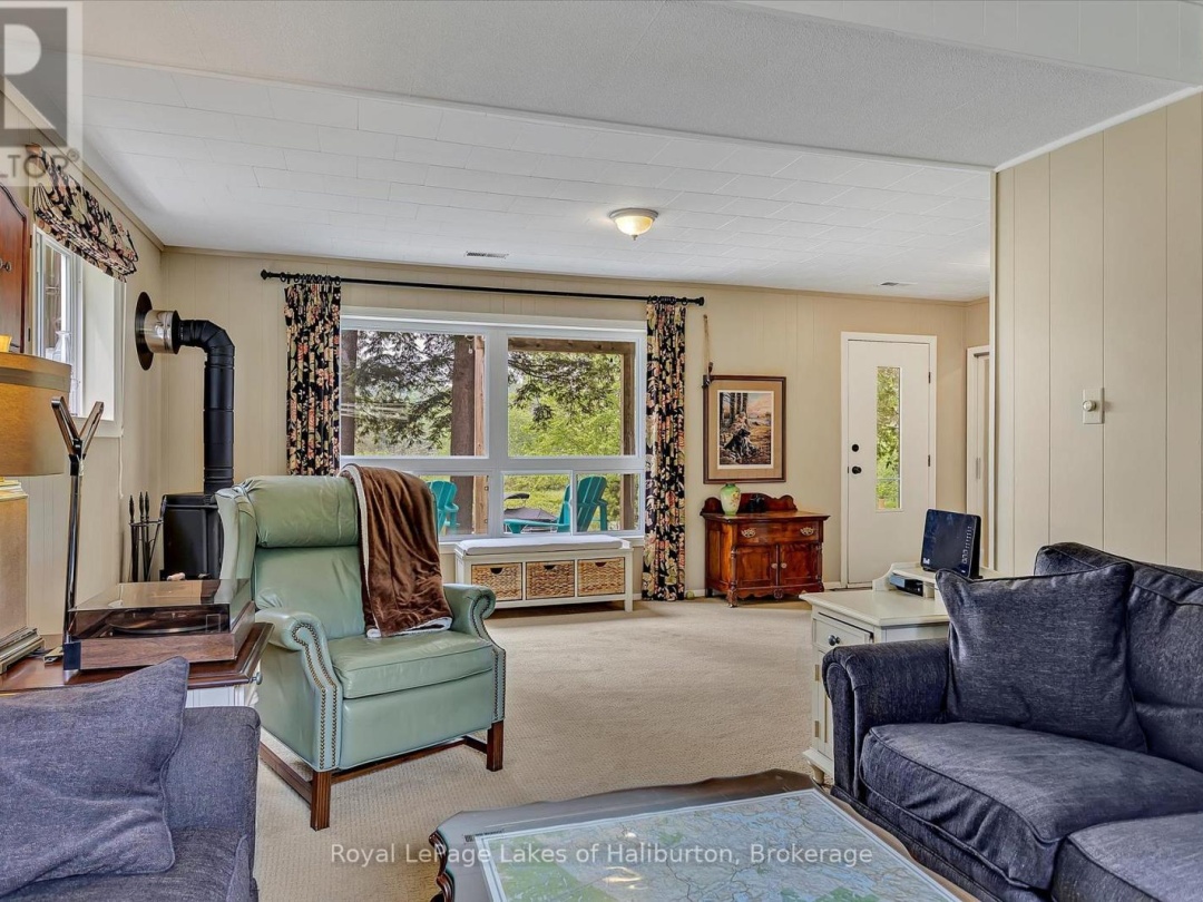 1093 LAMAR DRIVE, Maple Lake