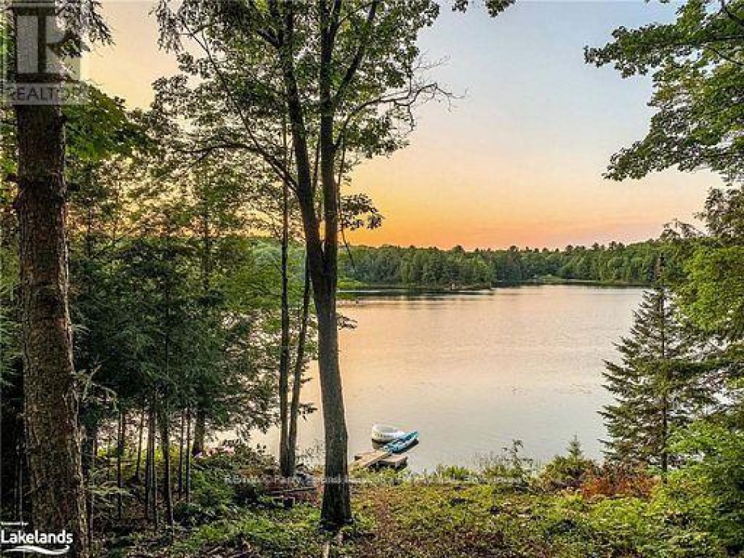 60 HAWKSVIEW LANE, Faris Lake