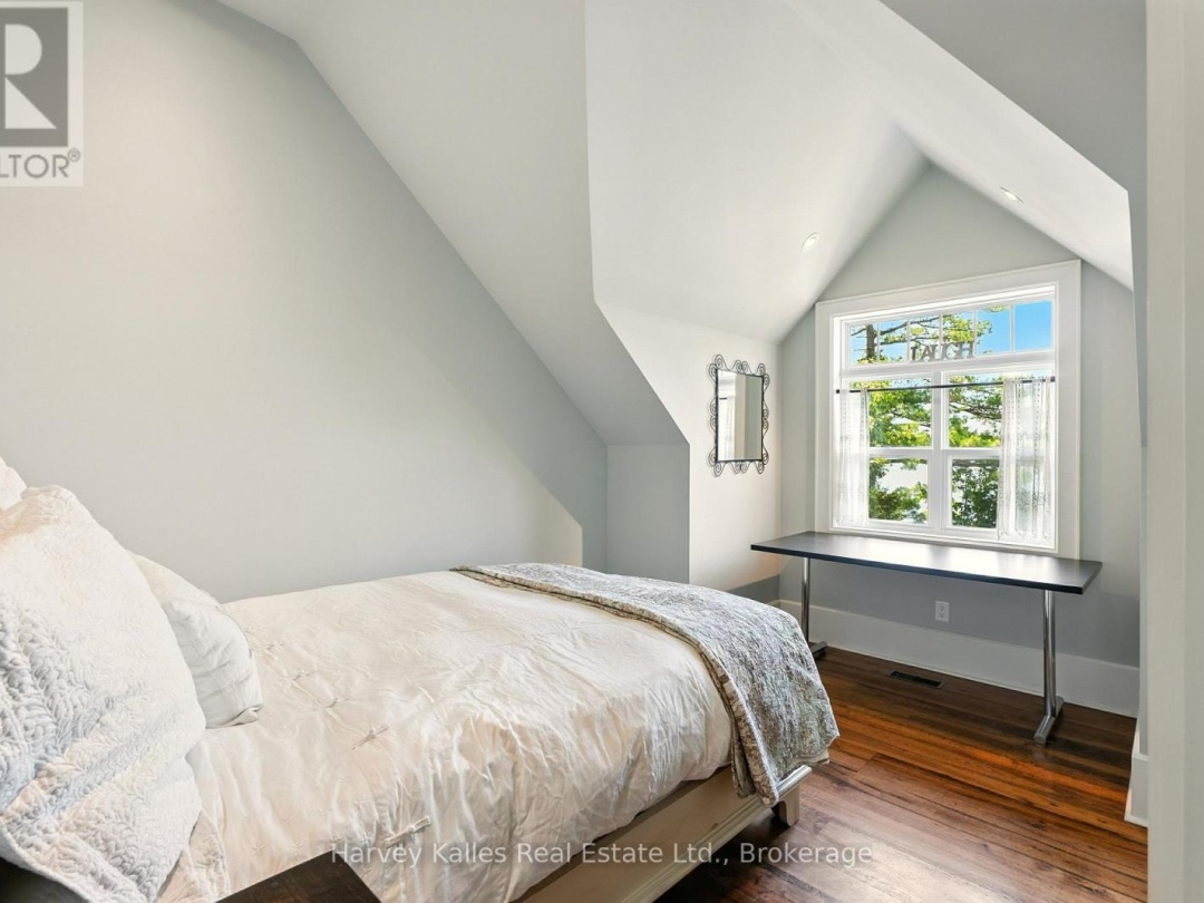 1190 PARKERS POINT ROAD, Lake Muskoka