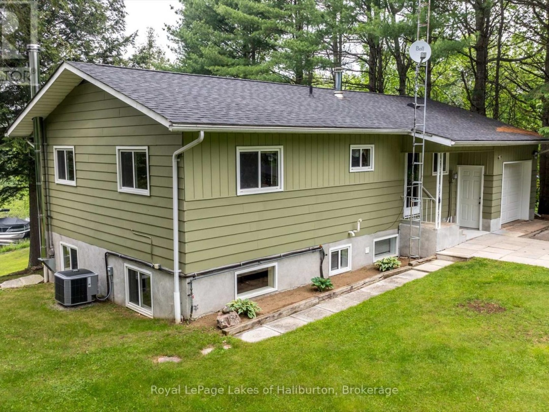 1093 LAMAR DRIVE, Maple Lake
