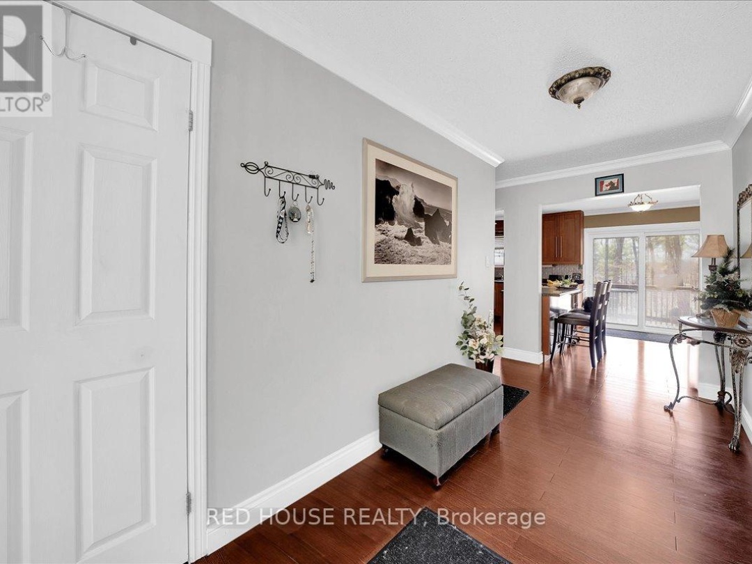 32 MCLEISH DRIVE, Young Lake