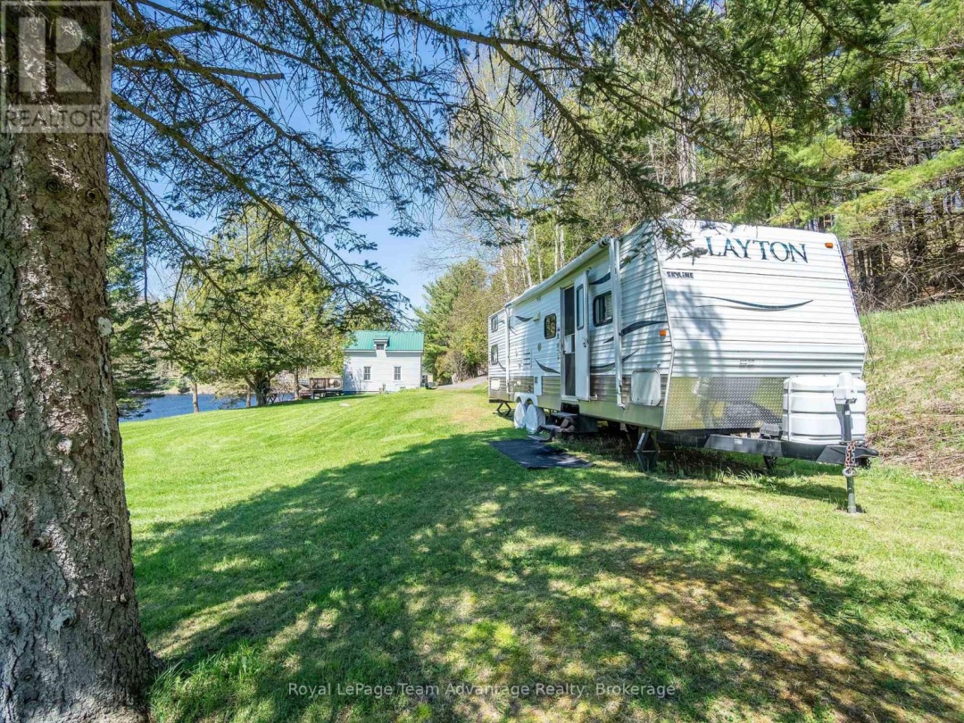 27 BURNSIDE BRIDGE ROAD, Mill Lake