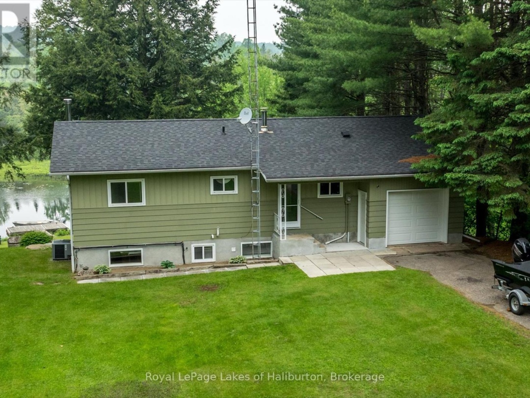 1093 LAMAR DRIVE, Maple Lake