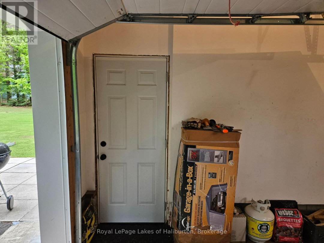 1093 LAMAR DRIVE, Maple Lake