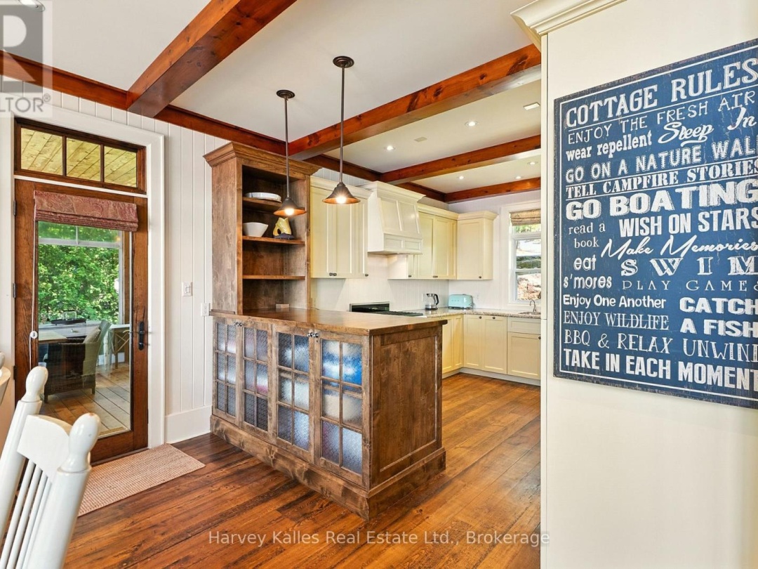 1190 PARKERS POINT ROAD, Lake Muskoka