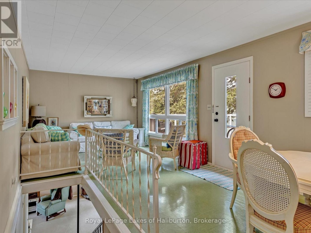 1093 LAMAR DRIVE, Maple Lake