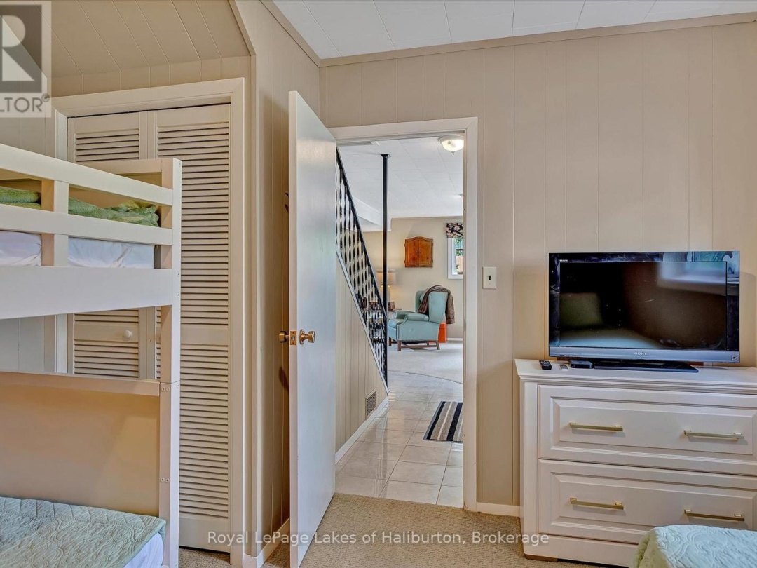 1093 LAMAR DRIVE, Maple Lake