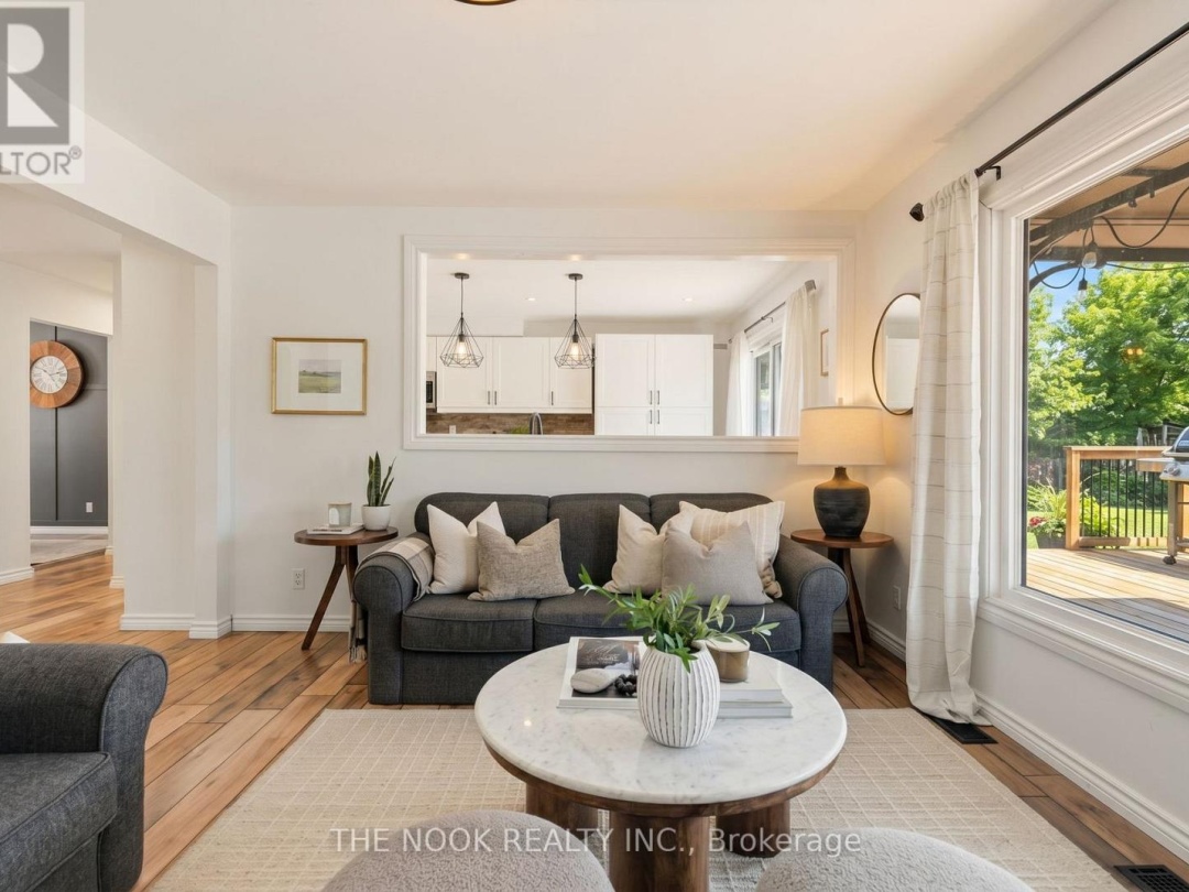 6 SPARROW COURT, Kawartha Lakes (Mariposa)