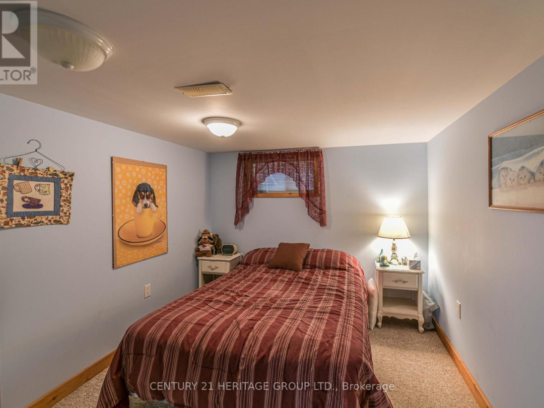 19 SPRINGWOOD CRESCENT,