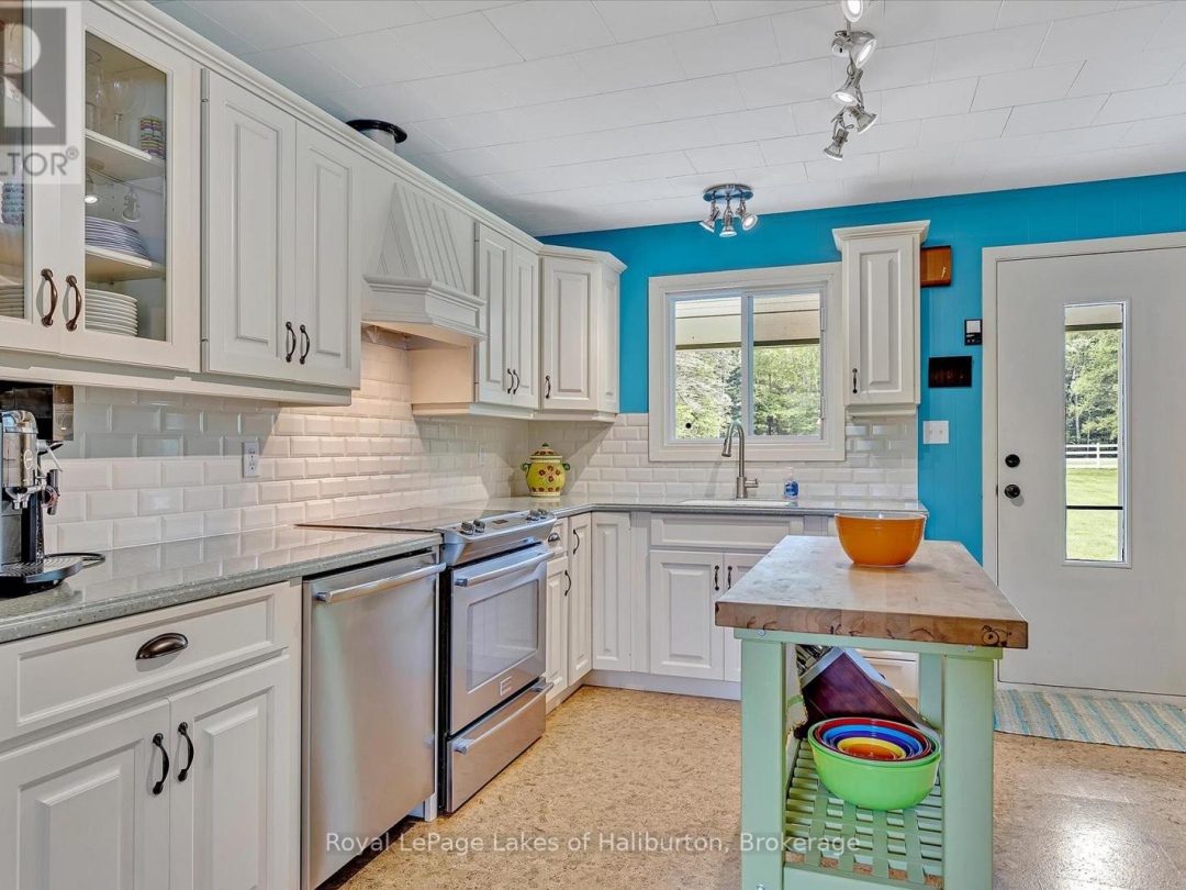 1093 LAMAR DRIVE, Maple Lake