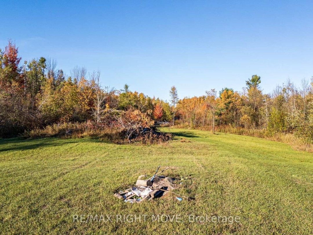 2085 MONCK ROAD,