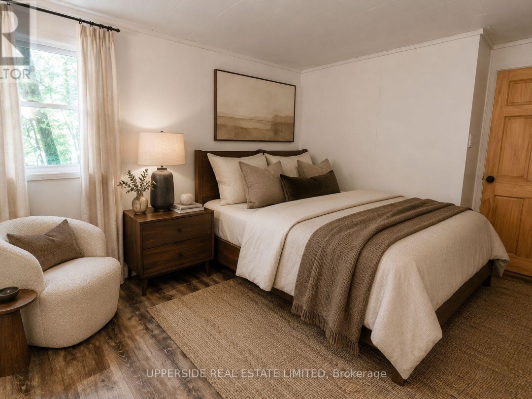 1040 OAK ROAD, Kahshe Lake