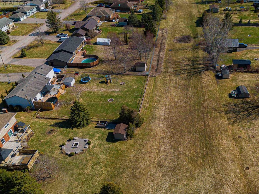 6 SPARROW COURT, Kawartha Lakes (Mariposa)