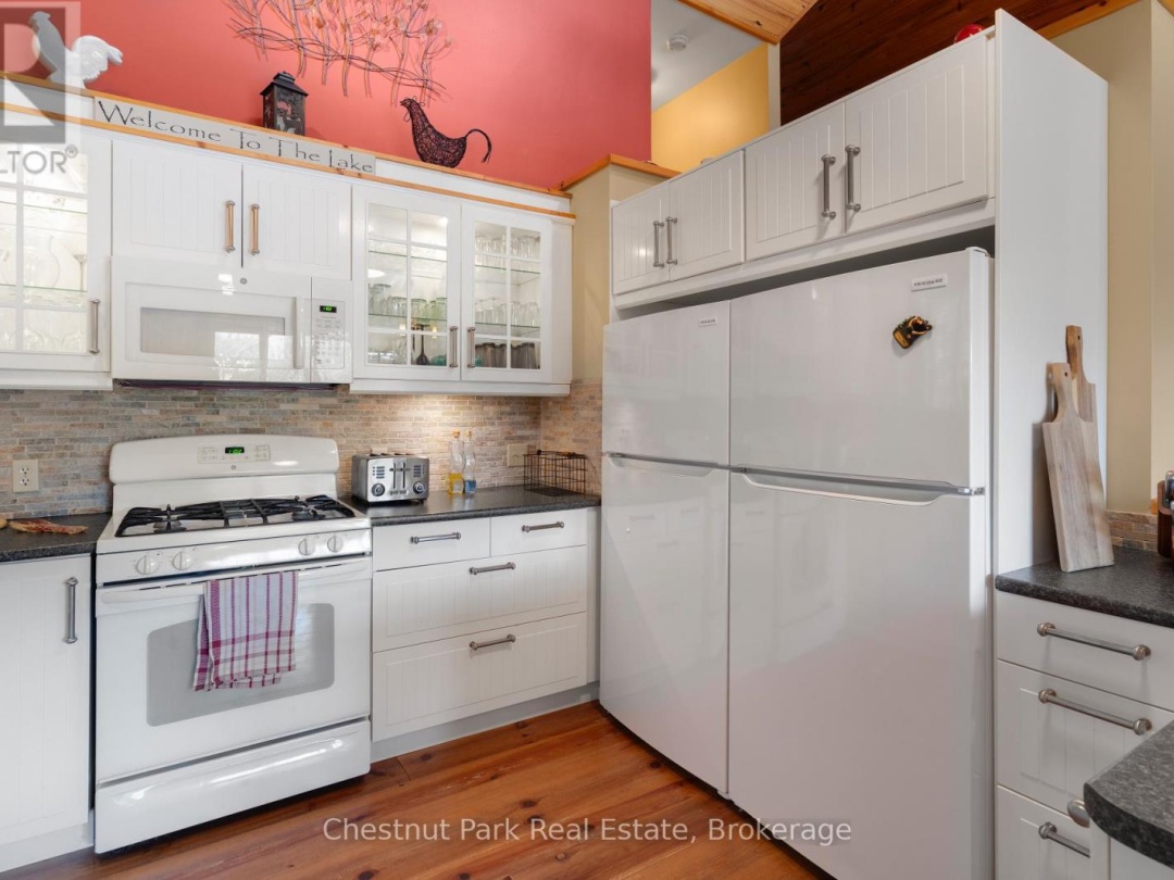 1109 CANOPY LANE, Maple Lake