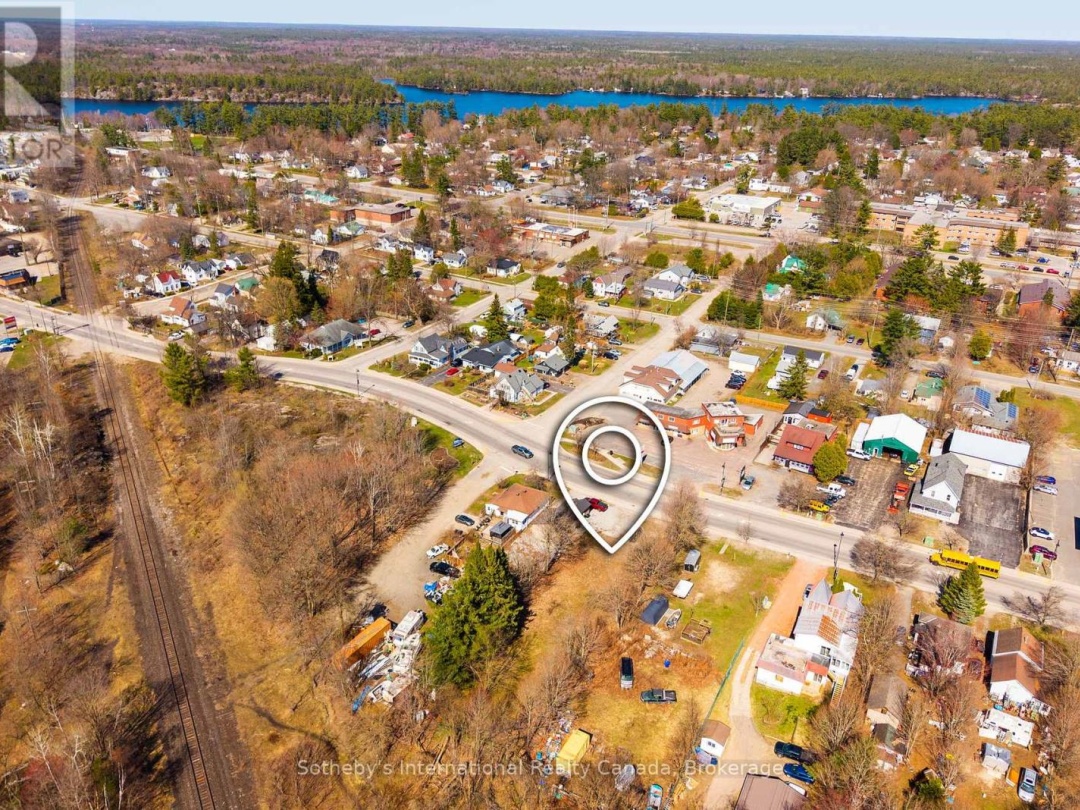 825 MUSKOKA ROAD S, Gravenhurst (Muskoka (S))