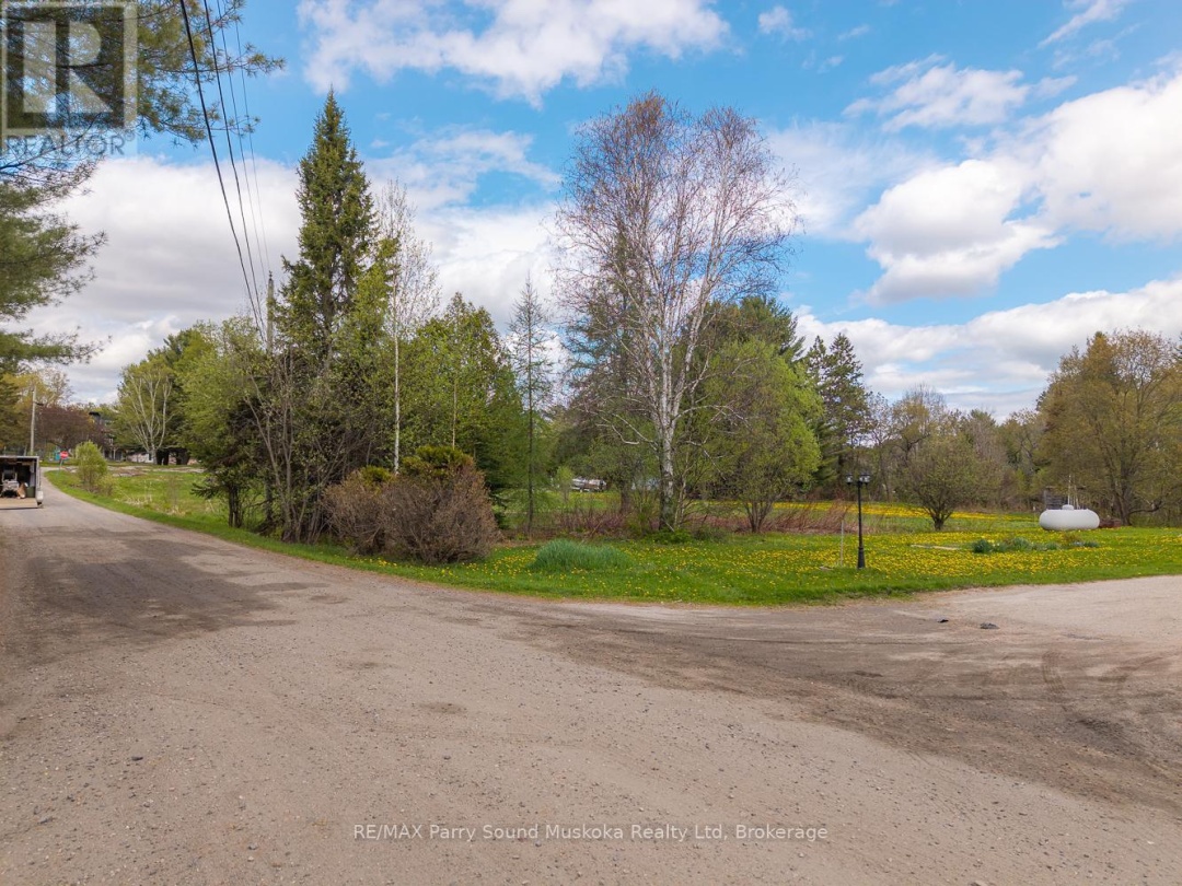 63 PINERIDGE DRIVE, McDougall