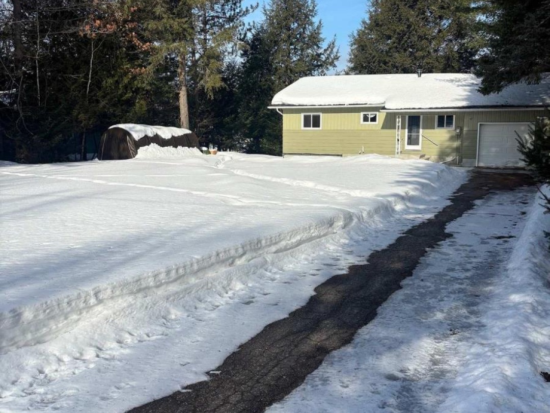 1093 LAMAR DRIVE, Maple Lake