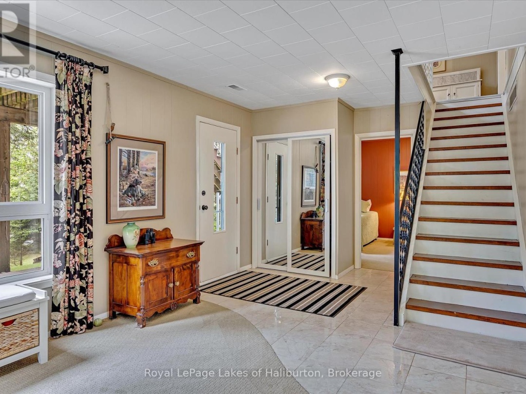 1093 LAMAR DRIVE, Maple Lake