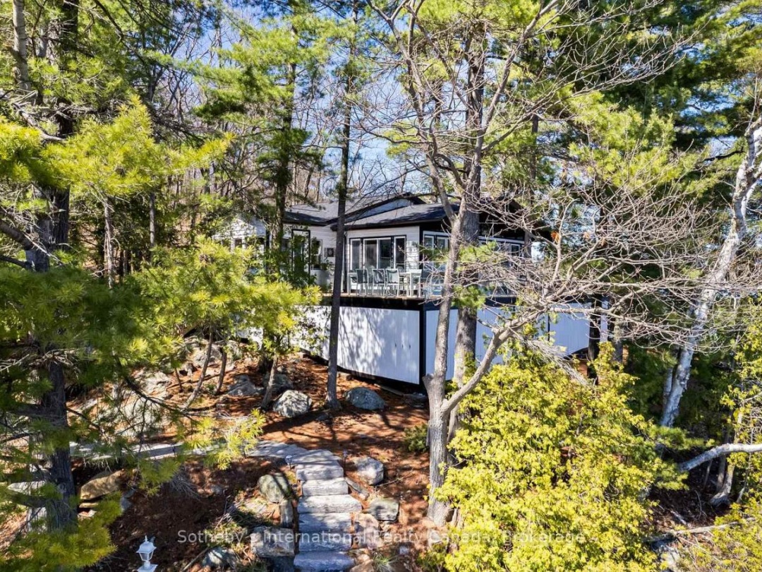 29 BEACHGROVE ISLAND 33LM, Lake Muskoka
