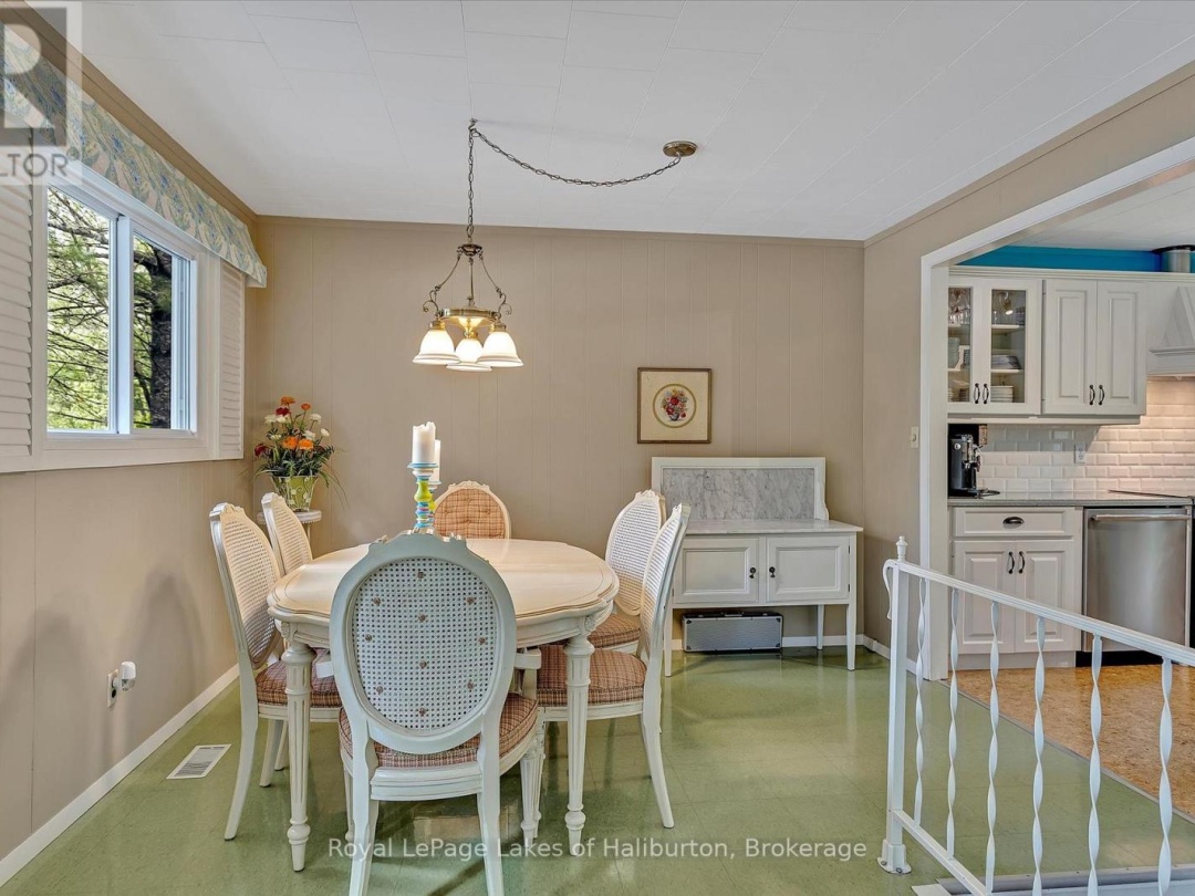 1093 LAMAR DRIVE, Maple Lake