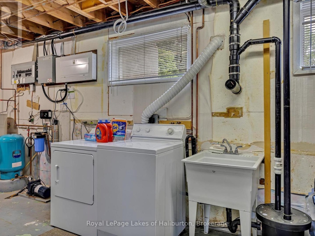 1093 LAMAR DRIVE, Maple Lake