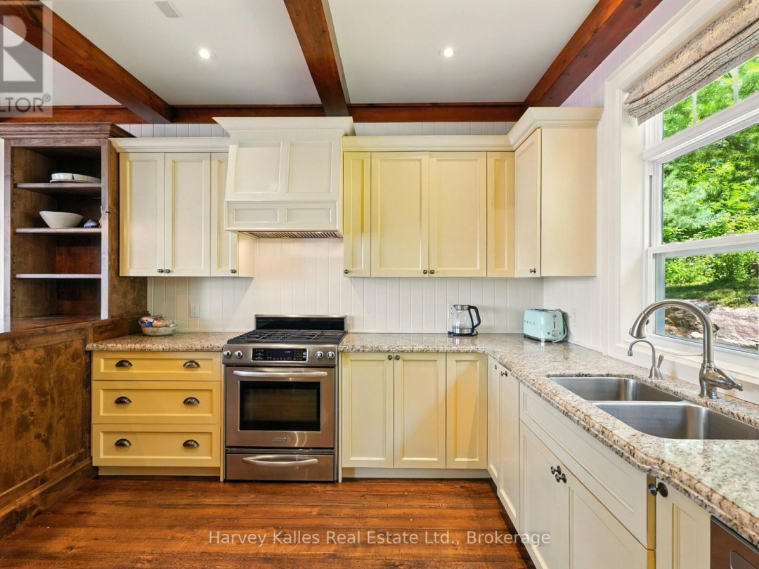1190 PARKERS POINT ROAD, Lake Muskoka