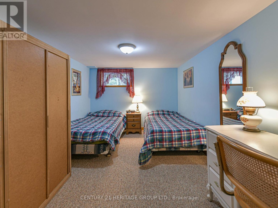 19 SPRINGWOOD CRESCENT,