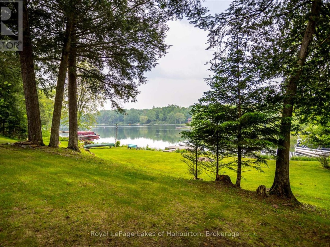 1093 LAMAR DRIVE, Maple Lake