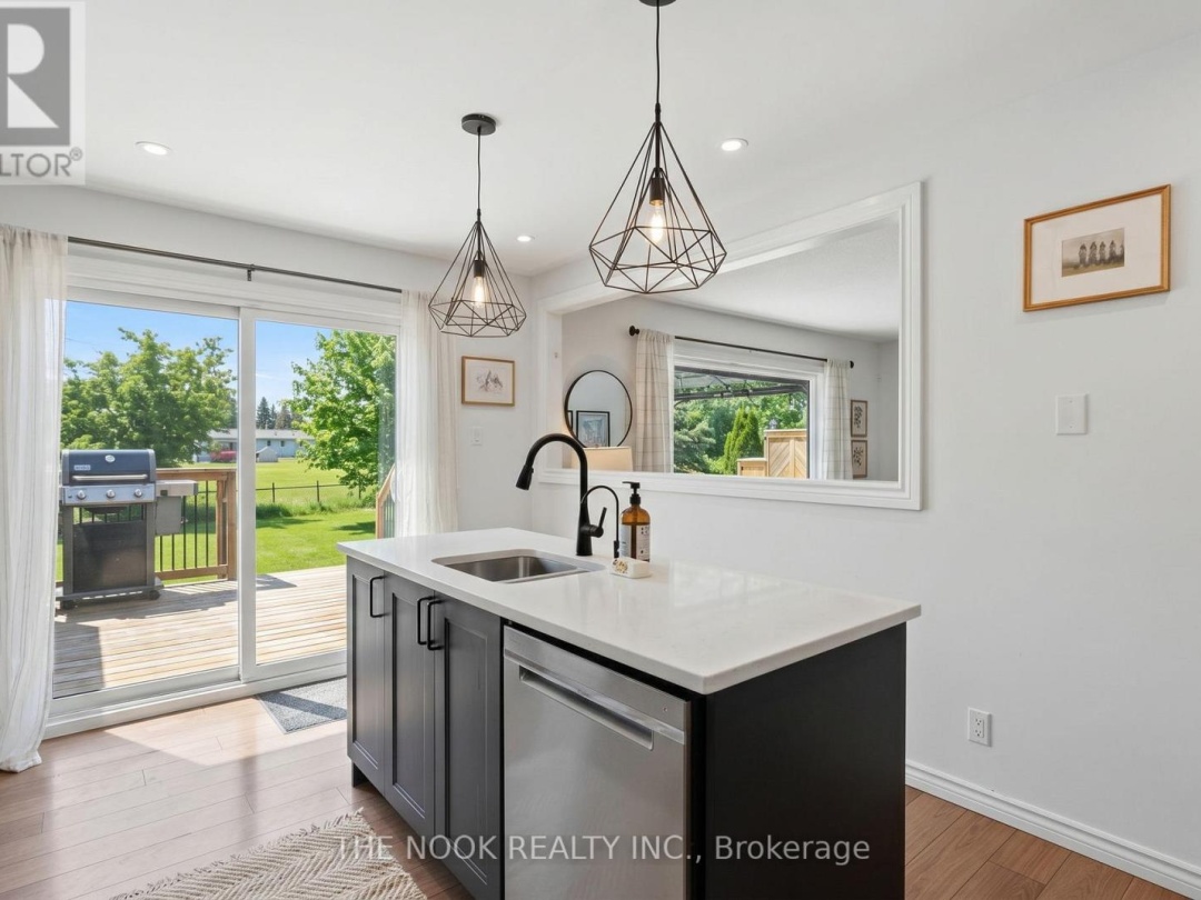 6 SPARROW COURT, Kawartha Lakes (Mariposa)