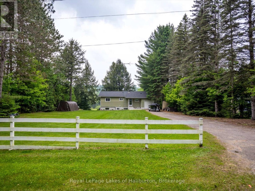 1093 LAMAR DRIVE, Maple Lake
