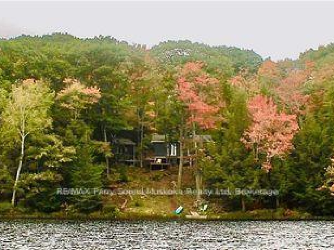 60 HAWKSVIEW LANE, Faris Lake