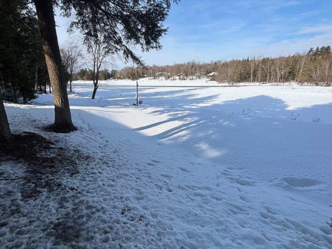1093 LAMAR DRIVE, Maple Lake