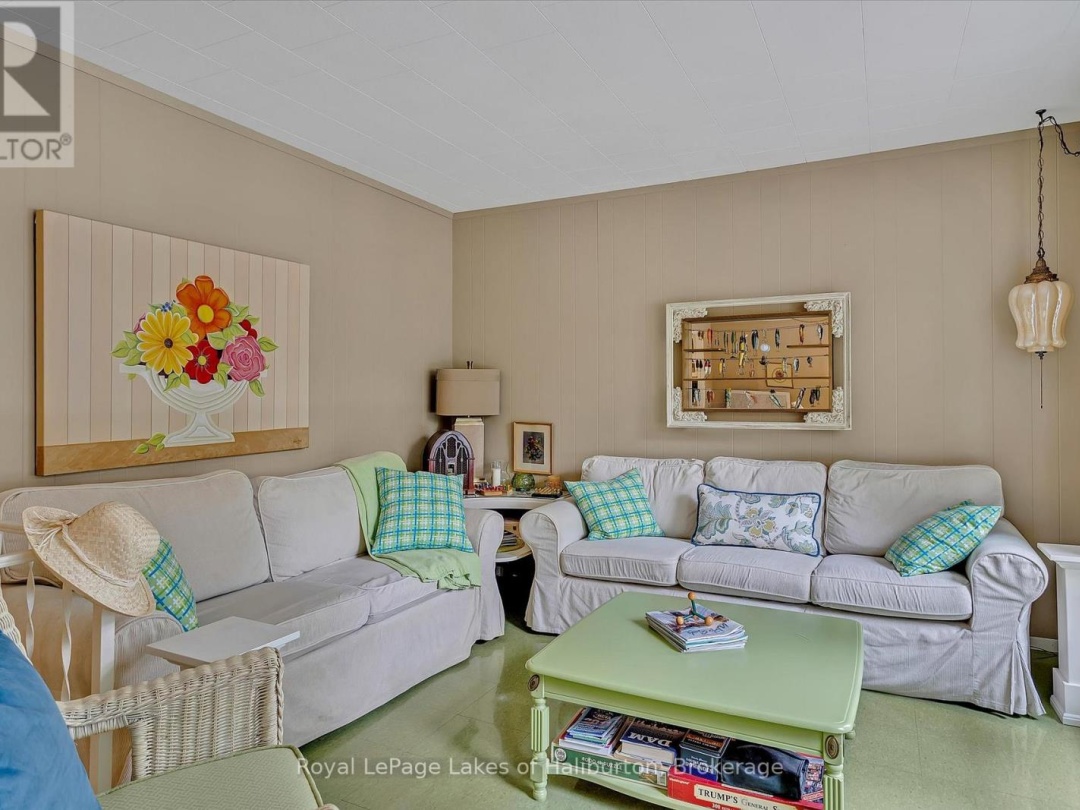 1093 LAMAR DRIVE, Maple Lake